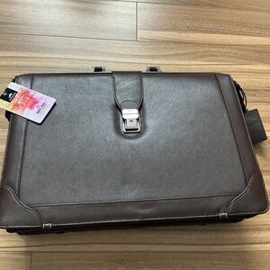 NWT MANCINI MILAN COLLECTION LEATHER BRIEFCASE
